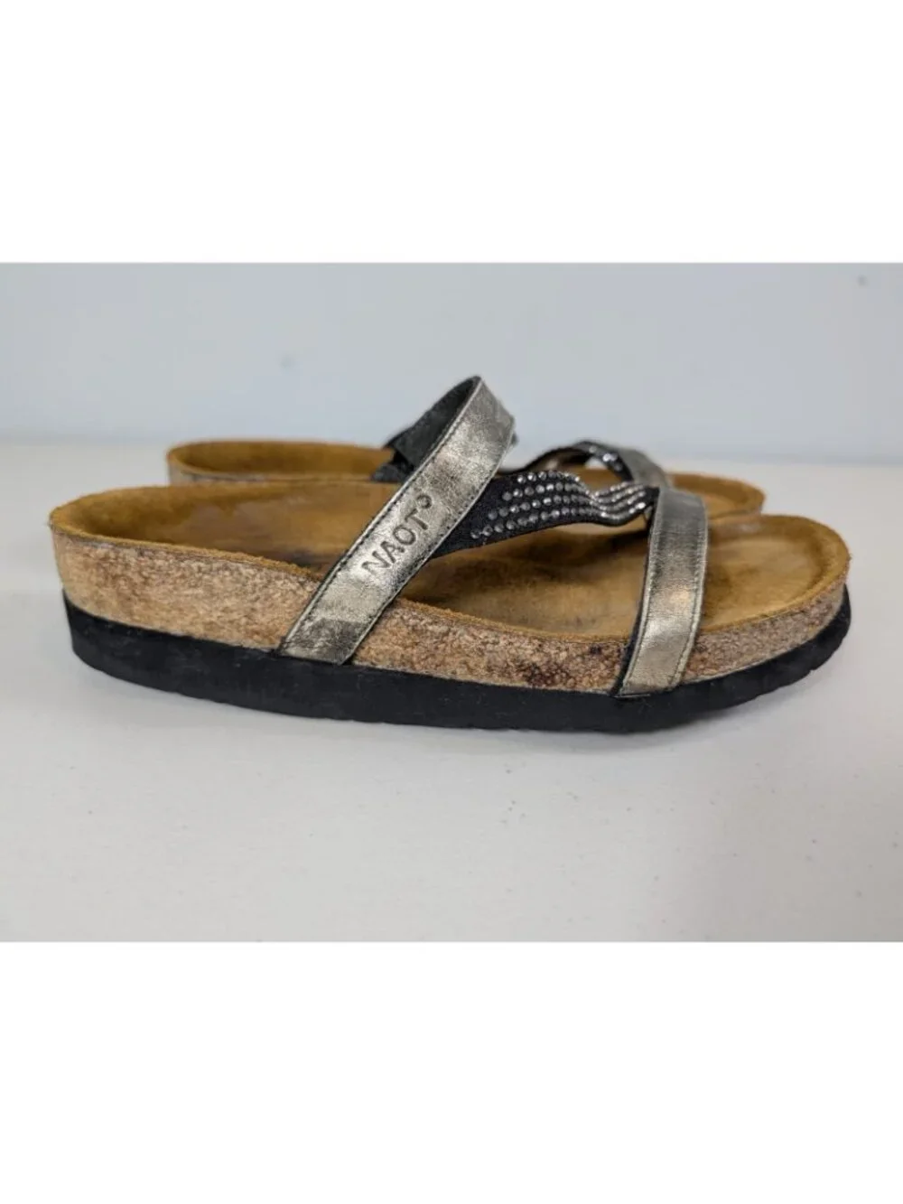 Naot Hawaii slide sandals metallic leather strap women's size 6.5